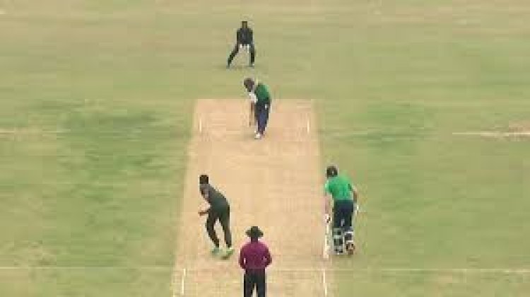 ম্যাচ চলাকালে প্রাণ গেল ক্রিকেটারের 