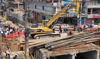 চার মাস ধরে বন্ধ চট্টগ্রাম নগরীর মুরাদপুর-অক্সিজেন সড়ক