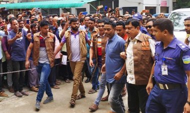 আদালতে তোলা হয়েছে চেয়ারম্যান বাবুকে