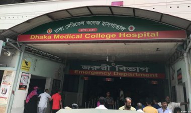 রাজধানীতে বাসের ধাক্কায় প্রাইভেটকার চালক নিহত