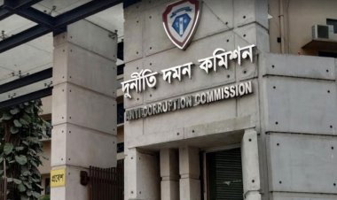 গণপূর্তের প্রধান প্রকৌশলী ও তার স্ত্রীর বিরুদ্ধে দুদকের মামলা 