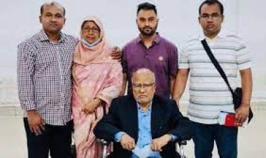 চিকিৎসার জন্য সিঙ্গাপুর গেলেন খন্দকার মোশাররফ