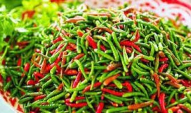 কাঁচা মরিচের কেজি ৫০০ ছুঁই ছুঁই