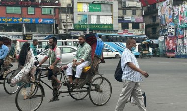 আজও ফাঁকা ঢাকা, আজও গ্রামে ফিরছেন অনেকে