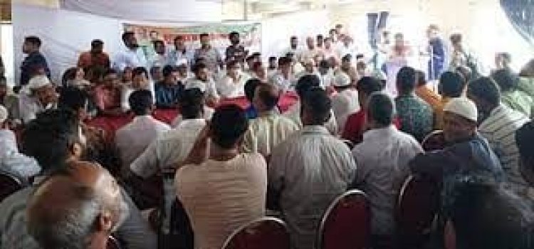 গাজীপুরে আওয়ামী লীগের মূল্যায়ন সভায় দুই পক্ষের চেয়ার–ছোড়াছুড়ি, আহত ৬