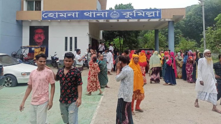 কুমিল্লায় একই রশিতে ঝুলছিল মা-ছেলের নিথর দেহ