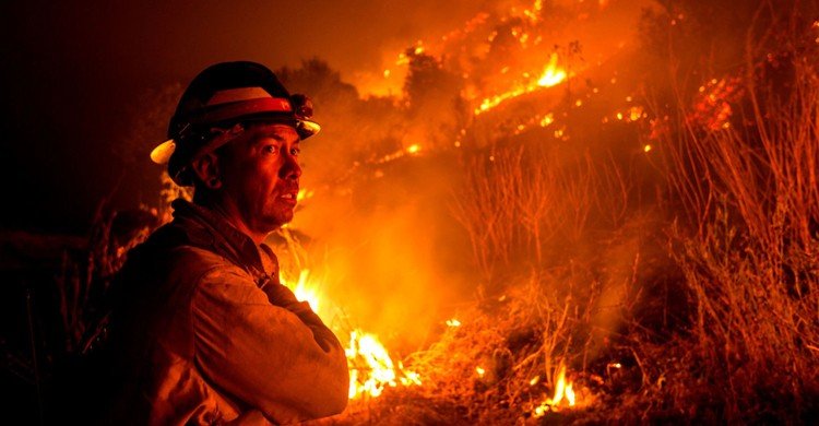 দাবানলে স্বাস্থ্যঝুঁকিতে কানাডা-যুক্তরাষ্ট্রের ১০ কোটির বেশি মানুষ