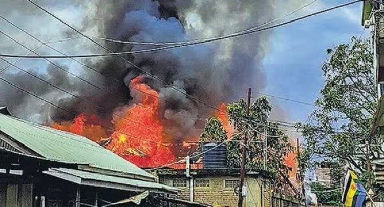 মণিপুরে প্রতিমন্ত্রীর বাড়িতে আগুন ধরিয়ে দেয় জনতা