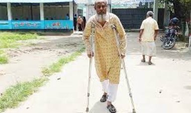 খুঁড়িয়ে ভোট দিতে এসে কাশেম বললেন, এমন পরিবেশ চাই না