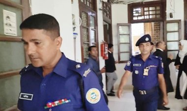 আপনারা কি নিজেদের মালিক মনে করেন, পুলিশ কর্মকর্তাকে হাইকোর্ট