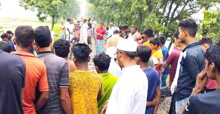 রেললাইনে হাঁটার সময় চিলাহাটি এক্সপ্রেসে কাটা পড়লো কিশোর