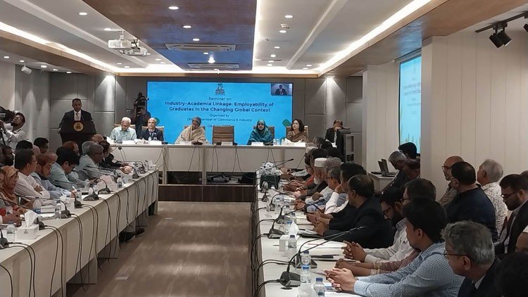 বছরে শিল্প খাতের ১০ বিলিয়ন ডলার নিয়ে যাচ্ছে বিদেশিরা: ঢাকা চেম্বার