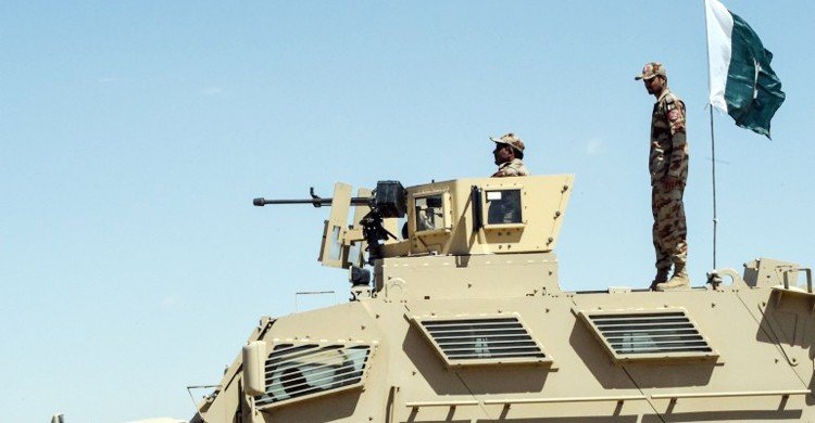 পাকিস্তানে সামরিক ঘাঁটিতে হামলায় চার সৈন্যসহ নিহত ৮