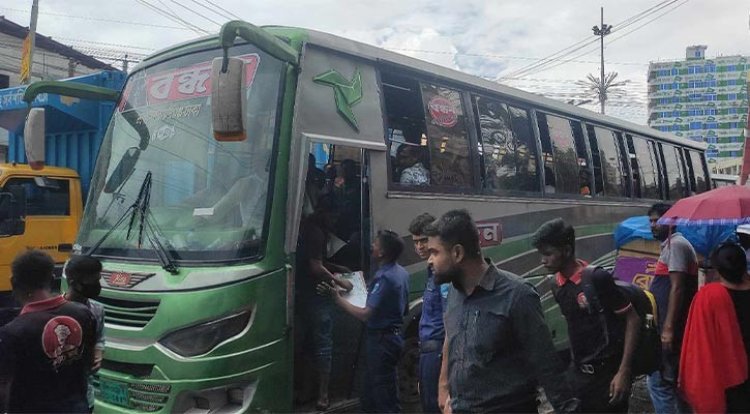 না’গঞ্জে বিএনপির ৬০ নেতাকর্মীকে বাস থেকে নামিয়ে দিয়েছে পুলিশ