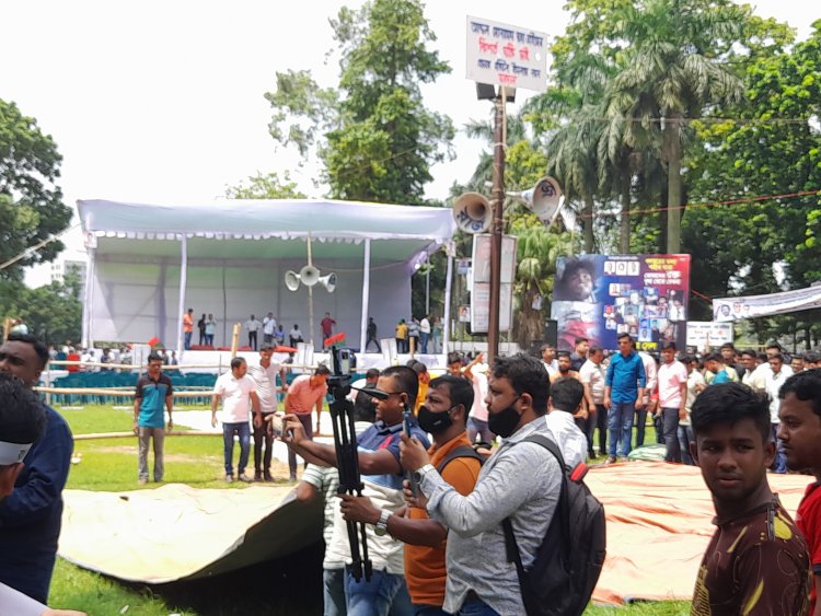 সোহরাওয়ার্দী উদ্যানে জড়ো হচ্ছেন নেতাকর্মীরা 