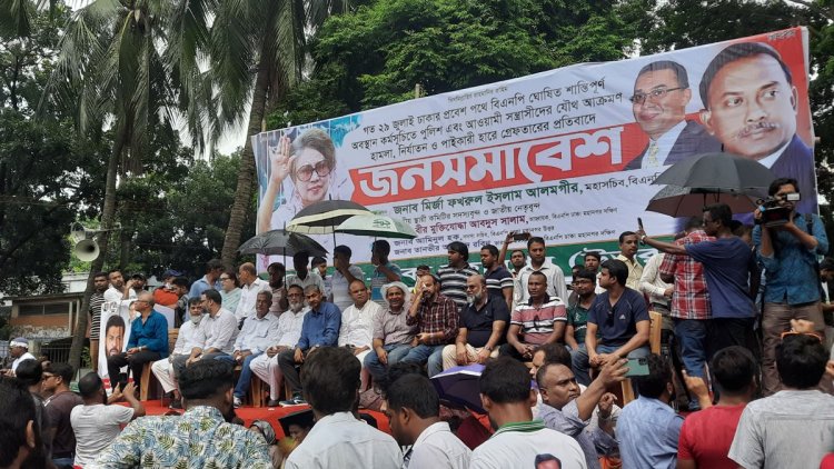 প্রস্তুত বিএনপির সমাবেশ মঞ্চ, দলে দলে আসছেন নেতাকর্মীরা