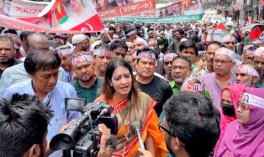 বিএনপির নেতাকর্মীরা মিছিলসহ নয়াপল্টনে আসতে শুরু করেছে 