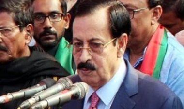 প্রধানমন্ত্রীকে বাঁচাতে হবে: শেখ সেলিম