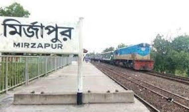  চলন্ত ট্রেনে ছিনতাই করতে গিয়ে যুবকের মৃত্যু