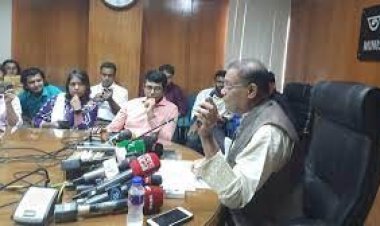 কারো আক্কেল থাকলে রাত ৩টায় সংবাদ সম্মেলন ডাকে, প্রশ্ন মন্ত্রীর