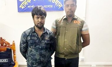 যশোরে বিদেশি অস্ত্র-গুলিসহ যুবক গ্রেফতার