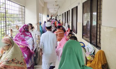 পটুয়াখালী সদর হাসপাতালের মেঝেতেও মিলছে না ঠাঁই