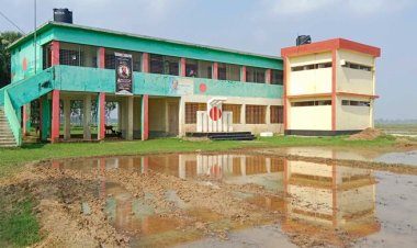 ৩২ বছরেও হয়নি স্কুলের ৩০০ মিটার রাস্তা