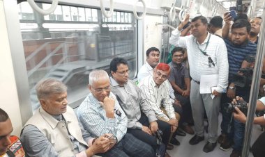  সাধারণ যাত্রীদের সঙ্গে মেট্রোরেলে পরিকল্পনামন্ত্রী-প্রতিমন্ত্রী