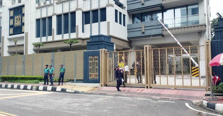 পিটার হাসের বাসায় আ’লীগ-বিএনপি-জাপা নেতাদের সঙ্গে চা চক্রে দুই কংগ্রেসম্যান