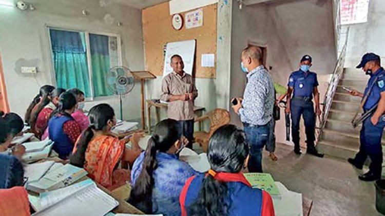 কোচিং সেন্টার খোলা রাখায় ৬০ হাজার টাকা জরিমানা 