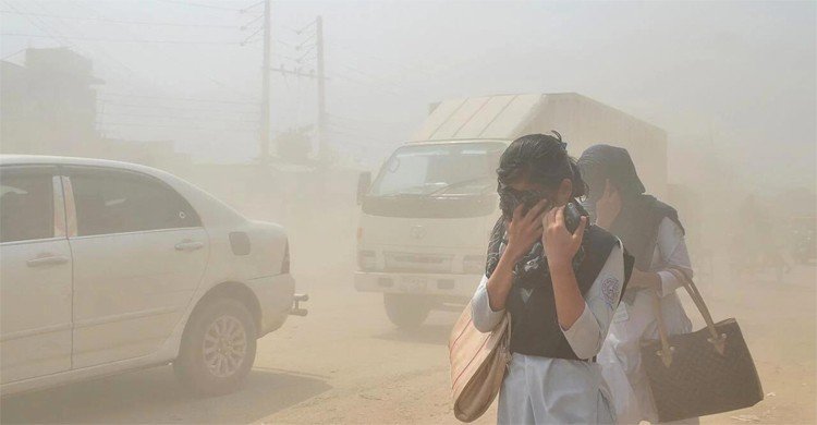 বায়ুদূষণে বাংলাদেশিদের গড় আয়ু কমছে প্রায় ৭ বছর