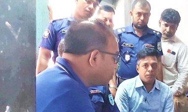 ব্যবসায়ীর গুদামে ২০ টন সরকারি চাল, দায় নিতে নারাজ খাদ্য বিভাগ