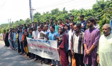প্রধানমন্ত্রীর ভারত সফর রংপুরে তিস্তাসহ অভিন্ন নদীর পানিবণ্টন চুক্তির দাবিতে মানববন্ধন