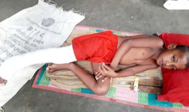 স্কুলে মেয়ের সঙ্গে সহপাঠীর ঝগড়া, রেগে শিক্ষার্থীর পা ভাঙলেন বাবা