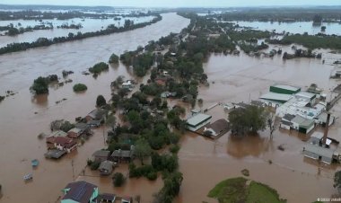 গ্রিসে বন্যায় অন্তত ১০ জনের মৃত্যু