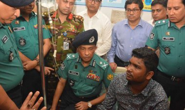 ছাত্রলীগ নেতা নাঈমকে দেখতে হাসপাতালে ডিএমপি কমিশনার