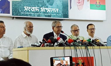 খালেদা জিয়া এখনো ক্রাইসিসের বাইরে নন : মির্জা ফখরুল