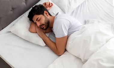 ২ মিনিটে ঘুমিয়ে পড়ার উপায়