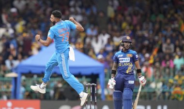 এশিয়া কাপ ফাইনালে ৬ উইকেট নিয়ে র‌্যাঙ্কিংয়ের চূড়ায় সিরাজ