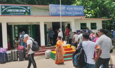 আখাউড়া বন্দরে যাত্রীর সঙ্গে বাড়ছে রাজস্ব, কমছে না শুধু দুর্ভোগ 