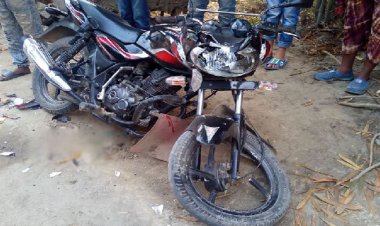 এক ট্রাকের ধাক্কার পর আরেক ট্রাকে পিষ্ট, হাসপাতালে যুবকের মৃত্যু
