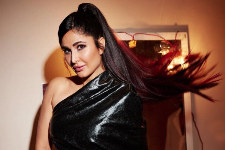 ক্যাটরিনা আড়ালে কেন?