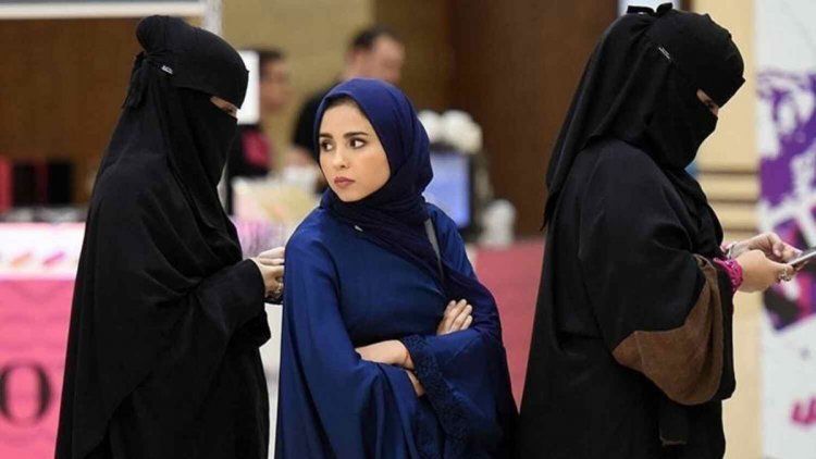 উমরাহ করতে আসা নারীদের পোশাক কেমন হবে জানাল সৌদি