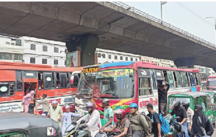 এলিভেটেড এক্সপ্রেসওয়ে থেকে নেমেই যানজট