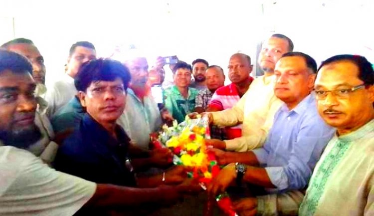 আওয়ামী লীগের ১০ নেতাকর্মীর বিএনপিতে যোগদান