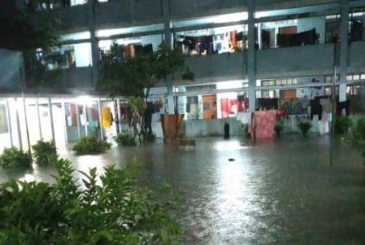 ঢাবি’র হলে হলে জলাবদ্ধতা ভোগান্তি