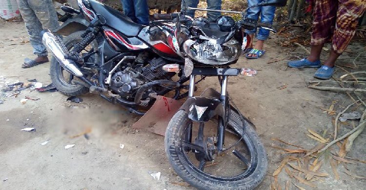 এক ট্রাকের ধাক্কার পর আরেক ট্রাকে পিষ্ট, হাসপাতালে যুবকের মৃত্যু