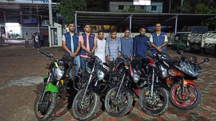 চট্টগ্রামে পাঁচ চোরাই মোটরসাইকেলসহ গ্রেপ্তার ৪
