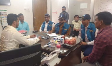 ছদ্মবেশে বিআরটিএ অফিসে দুদক