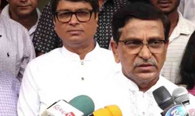 খালেদা জিয়ার চিকিৎসা নিয়ে রাজনৈতিক ইস্যু বানাতে ব্যস্ত বিএনপি: হানিফ